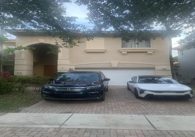 Photo 1 of Single family home for sale at 433 Gazetta Way, West Palm Beach, FL 33413 | MLS# B26016464 | Listing updated on 2026-09-16