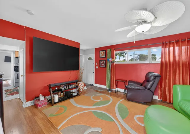 Photo 3 of Single family home for sale at 1380 NE 40th Drive, Oakland Park, FL 33334 | MLS# B26016953 | Listing updated on 2026-09-14