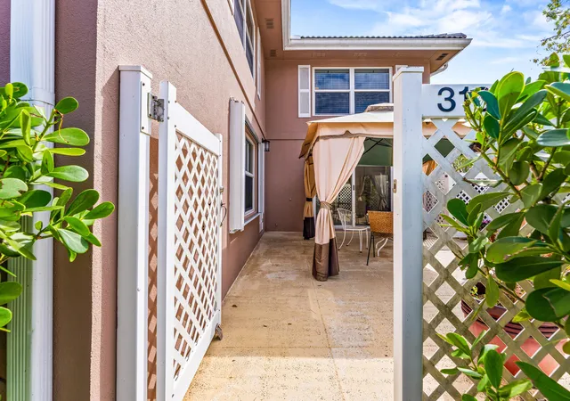 Photo 2 of Townhouse for sale at 3136 Kingston Ct, West Palm Beach, FL 33409 | MLS# B26016960 | Listing updated on 2026-09-14