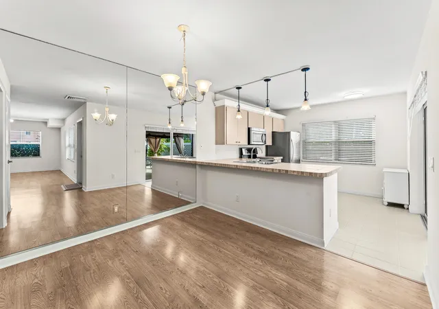 Photo 4 of Townhouse for sale at 3136 Kingston Ct, West Palm Beach, FL 33409 | MLS# B26016960 | Listing updated on 2026-09-14