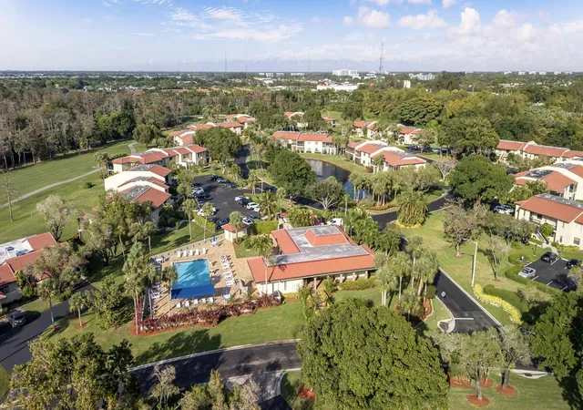 Photo 4 of Condo for sale at 21218 Lago Cir #F, Boca Raton, FL 33433 | MLS# B26017091 | Listing updated on 2026-09-15