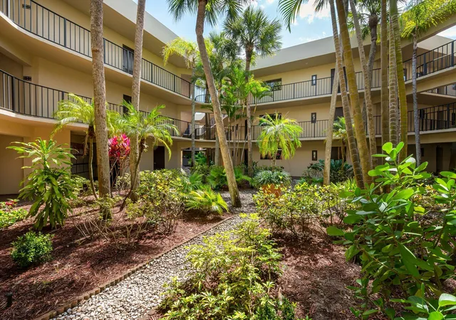 Photo 2 of Condo for sale at 5220 Las Verdes Cir #108, Delray Beach, FL 33484 | MLS# B26017349 | Listing updated on 2026-09-15
