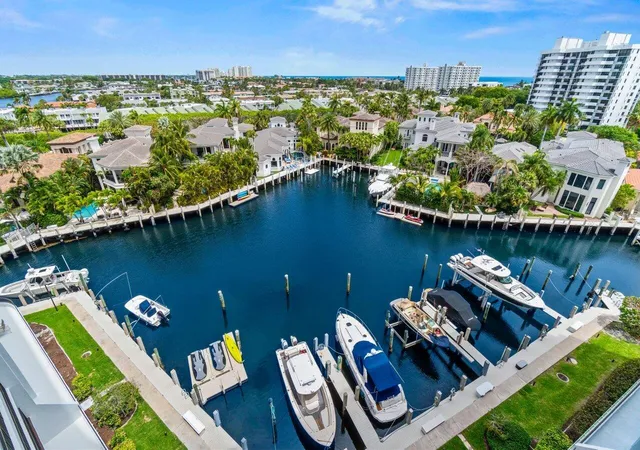 Listing Photo 3 - Condo for sale in building located at 4740 S Ocean Blvd, Highland Beach, FL 33487 - Unit #903