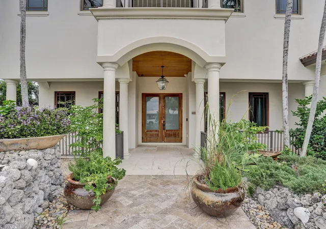 Photo 3 of Single family home for sale at 4700 NE 29th Avenue, Fort Lauderdale, FL 33308 | MLS# B26017944 | Listing updated on 2026-09-14