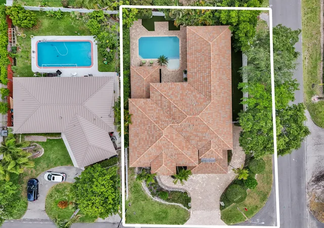 Photo 4 of Single family home for sale at 4700 NE 29th Avenue, Fort Lauderdale, FL 33308 | MLS# B26017944 | Listing updated on 2026-09-14