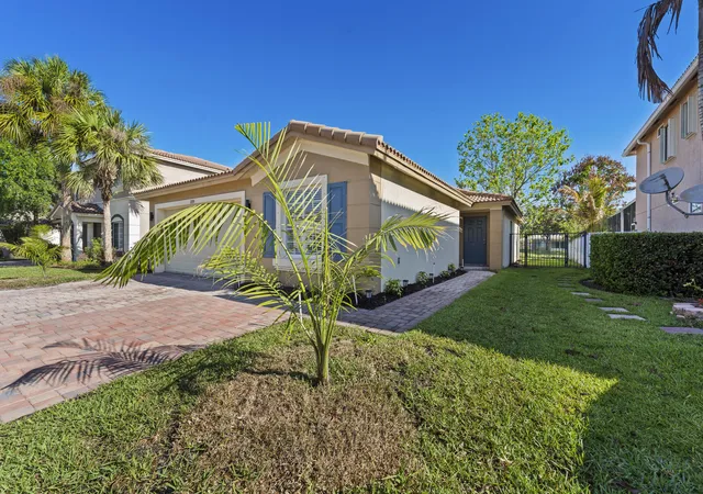 Photo 1 of Single family home for sale at 1899 Newport Isles Blvd, Port St Lucie, FL 34953 | MLS# B26017984 | Listing updated on 2026-09-13