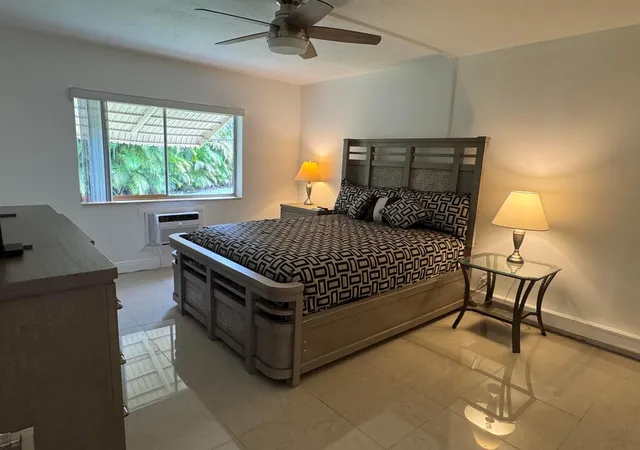 Listing Photo 4 - Condo for sale in building located at 5817 La Pinata Blvd, Greenacres, FL 33463 - Unit #C-1