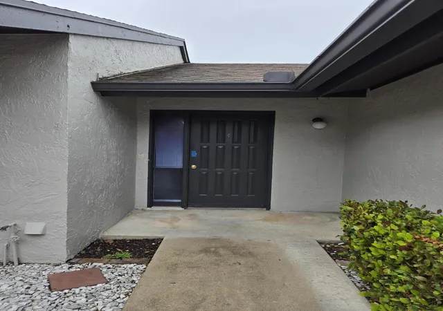 Townhouse for sale at 358 Quebec Ct, Royal Palm Beach, FL 33411 | MLS# B26018511