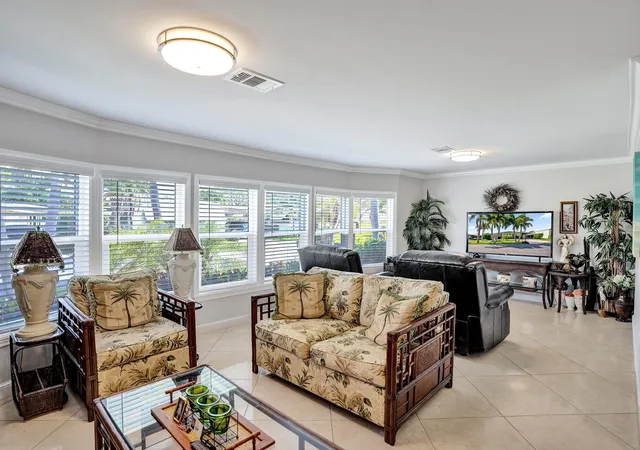 Photo 4 of Manufactured home for sale at 120 NW 53rd Place, Deerfield Beach, FL 33064 | MLS# B26018991 | Listing updated on 2026-09-13