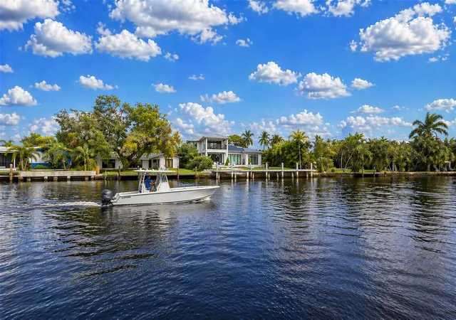 Photo 3 of Mansion for sale at 2540 Ne 22nd Terrace, Fort Lauderdale, FL 33305 | MLS# B26019090 | Listing updated on 2026-09-13