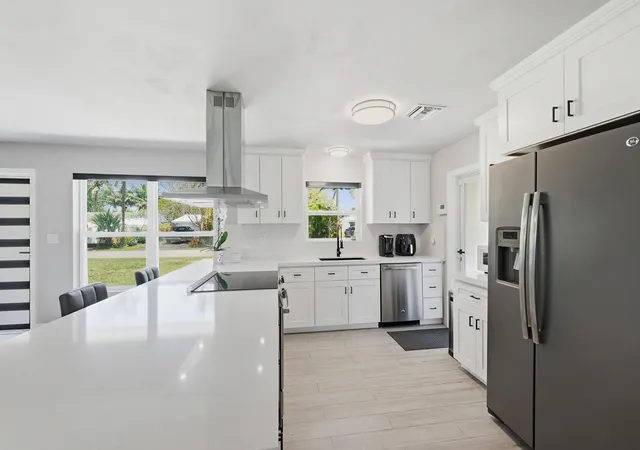 Photo 2 of Sale Pending at 4441 Ne 15th Avenue, Oakland Park, FL 33334 | MLS# B26019281 | Listing updated on 2026-09-13