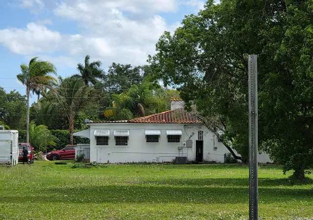 Photo 3 of Single family home for sale at 145 Sw 3rd Avenue, Florida City, FL 33034 | MLS# B26019903 | Listing updated on 2026-09-16