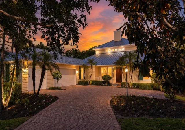 Photo 1 of Single family home for sale at 230 Oak Hammock Ct Sw, Vero Beach, FL 32962 | MLS# B26019986 | Listing updated on 2026-10-01