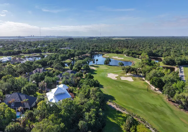 Photo 3 of Single family home for sale at 230 Oak Hammock Ct SW, Vero Beach, FL 32962 | MLS# B26019986 | Listing updated on 2026-10-01