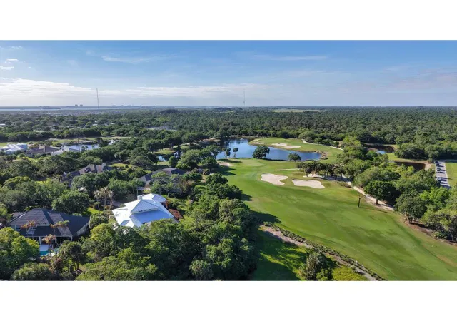 Photo 4 of Single family home for sale at 230 Oak Hammock Ct SW, Vero Beach, FL 32962 | MLS# B26019986 | Listing updated on 2026-10-01