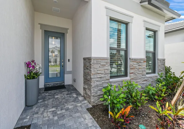Photo 4 of Sale Pending at 9358 Cape Honey Bee Ln, Lake Worth, FL 33467 | MLS# B26020121 | Listing updated on 2026-09-14