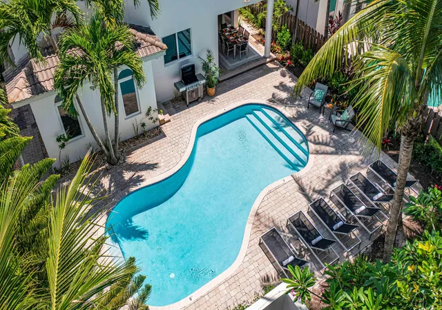 Photo 3 of Single family home for sale at 3315 Ne 17th Street, Fort Lauderdale, FL 33305 | MLS# B26020133 | Listing updated on 2026-10-07