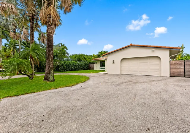 Photo 1 of Single family home for sale at 2417 Ne 19th Avenue, Wilton Manors, FL 33305 | MLS# B26020243 | Listing updated on 2026-09-15