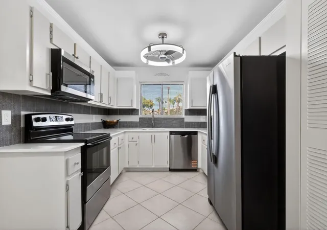 Photo 4 of Condo for sale at 7770 Tahiti Ln #102, Lake Worth, FL 33467 | MLS# B26020689 | Listing updated on 2026-09-14