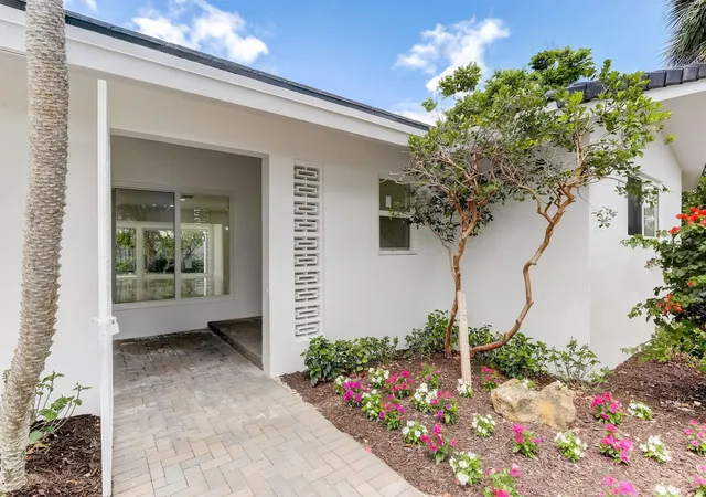 Photo 3 of Single family home for sale at 5591 NE 29th Avenue, Fort Lauderdale, FL 33308 | MLS# B26020874 | Listing updated on 2026-09-14