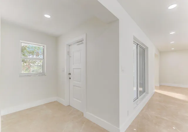 Photo 4 of Single family home for sale at 5591 NE 29th Avenue, Fort Lauderdale, FL 33308 | MLS# B26020874 | Listing updated on 2026-09-14
