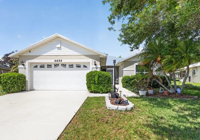 Photo 1 of Single family home for sale at 6656 Picante Cir, Fort Pierce, FL 34951 | MLS# B26020959 | Listing updated on 2026-09-13