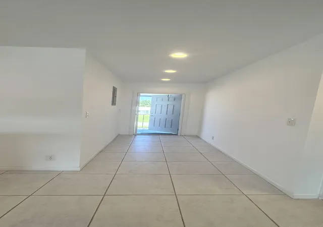 Photo 3 of Condo for sale at 1118 Lake Ter #217 H, Boynton Beach, FL 33426 | MLS# B26020977 | Listing updated on 2026-09-14