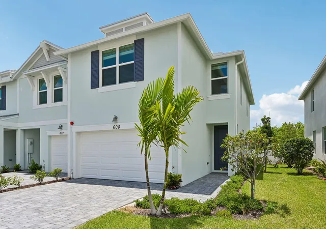 Photo 3 of Sale Pending at 608 Salisbury Cir, Fort Pierce, FL 34982 | MLS# B26021042 | Listing updated on 2026-09-21