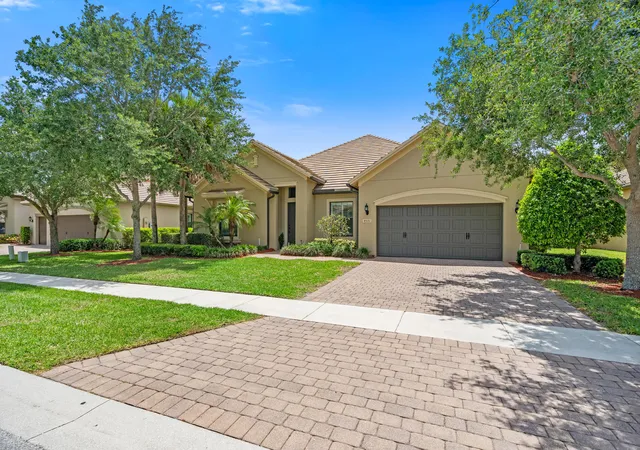 Photo 2 of Single family home for sale at 4591 Siena Cir, Wellington, FL 33414 | MLS# B26021340 | Listing updated on 2026-10-05