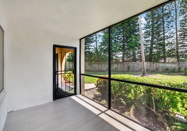 Listing Photo 4 - Condo for sale in building located at 314 Pine Ridge Cir, Greenacres, FL 33463 - Unit #A1