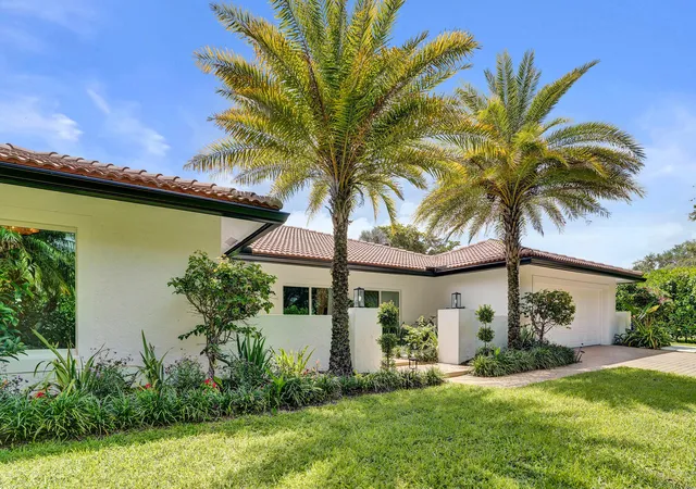 Photo 3 of Sale Pending at 2804 Banyan Blvd Cir Nw, Boca Raton, FL 33431 | MLS# B26021530 | Listing updated on 2026-10-02
