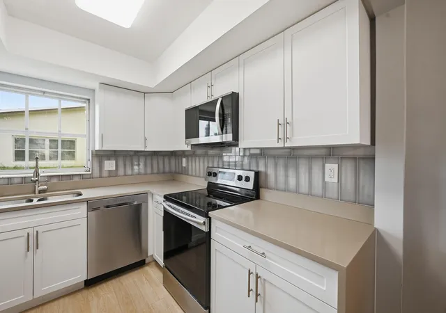Photo 3 of Single family home for sale at 2680 Barkley Dr E #C, West Palm Beach, FL 33415 | MLS# B26022098 | Listing updated on 2026-09-15