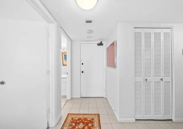 Photo 3 of Condo for sale at 3560 S Ocean Blvd #809, Palm Beach, FL 33480 | MLS# B26022111 | Listing updated on 2026-10-01