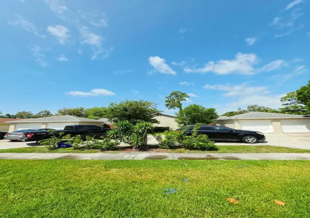 Multi family home for sale at 1157 Hyacinth Pl, Wellington, FL 33414 | MLS# B26022955