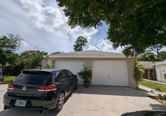 Photo 3 of House for sale at 1157 Hyacinth Pl, Wellington, FL 33414 | MLS# B26022955 | Listing updated on 2026-09-25