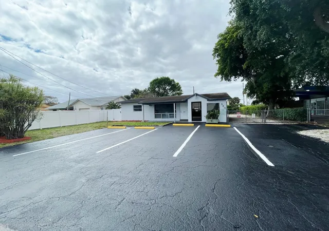 Photo 2 of Single family home for sale at 840 Nw 33 Street, Oakland Park, FL 33309 | MLS# B26023030 | Listing updated on 2026-09-23