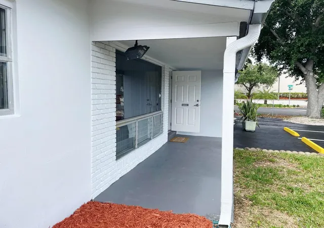 Photo 3 of Single family home for sale at 840 Nw 33 Street, Oakland Park, FL 33309 | MLS# B26023030 | Listing updated on 2026-09-23