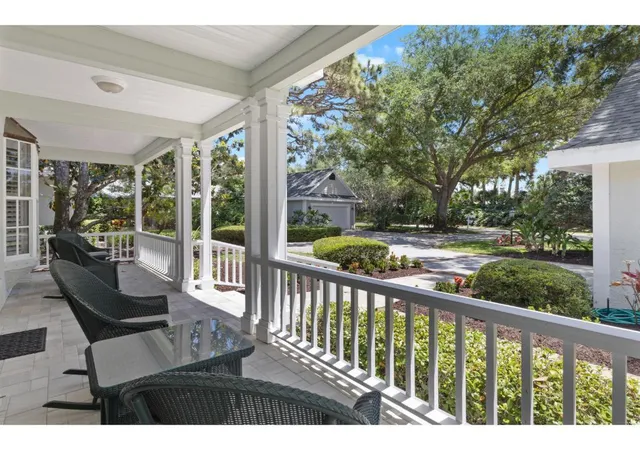 Photo 2 of Single family home for sale at 814 Carolina Cir Sw, Vero Beach, FL 32962 | MLS# B26023041 | Listing updated on 2026-10-01