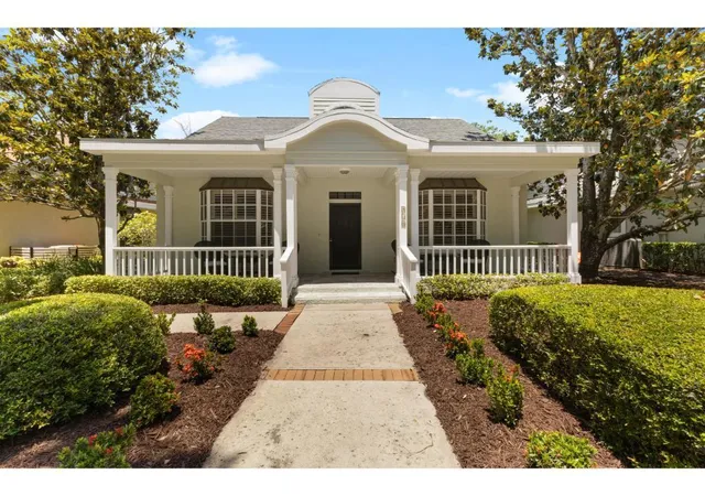Photo 3 of Single family home for sale at 814 Carolina Cir SW, Vero Beach, FL 32962 | MLS# B26023041 | Listing updated on 2026-10-01