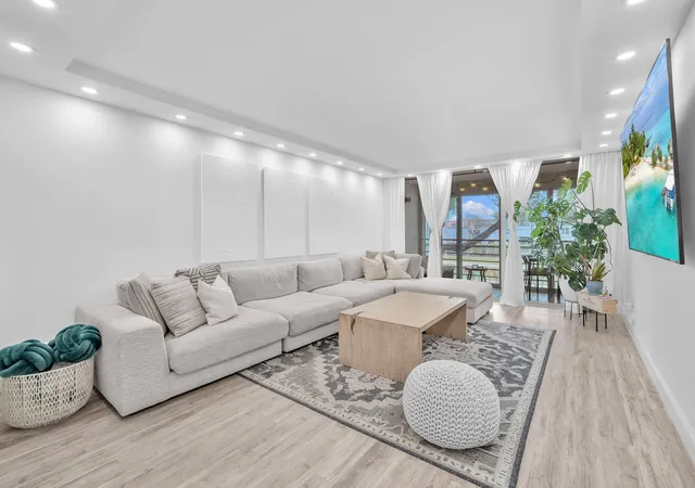 Photo 3 of Condo for sale at 6921 Cypress Rd #Apt B19, Plantation, FL 33317 | MLS# B26023140 | Listing updated on 2026-09-14