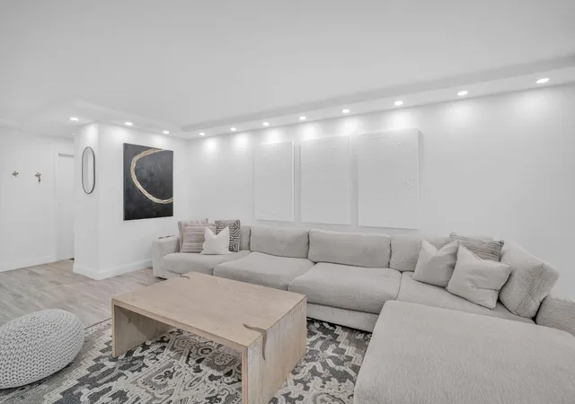 Photo 3 of Condo for sale at 6921 Cypress Rd #Apt B19, Plantation, FL 33317 | MLS# B26023140 | Listing updated on 2026-09-14