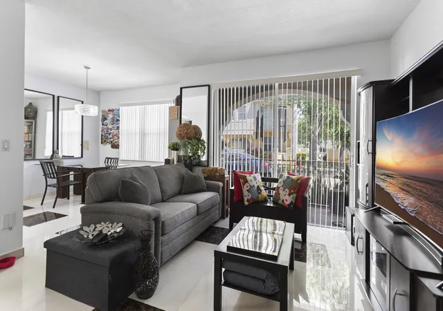 Listing Photo 4 - Condo for sale in building located at 8912 W Flagler St, Miami, FL 33174 - Unit #111