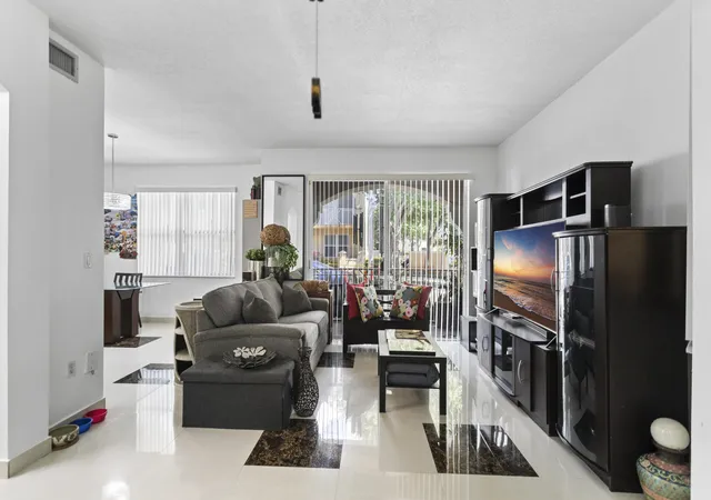 Listing Photo 5 - Condo for sale in building located at 8912 W Flagler St, Miami, FL 33174 - Unit #111