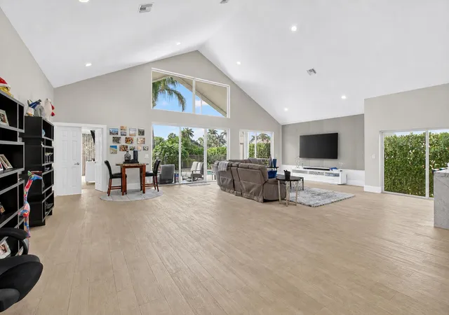 Photo 3 of Sale Pending at 17320 Loch Lomond Way, Boca Raton, FL 33496 | MLS# B26023491 | Listing updated on 2026-09-15