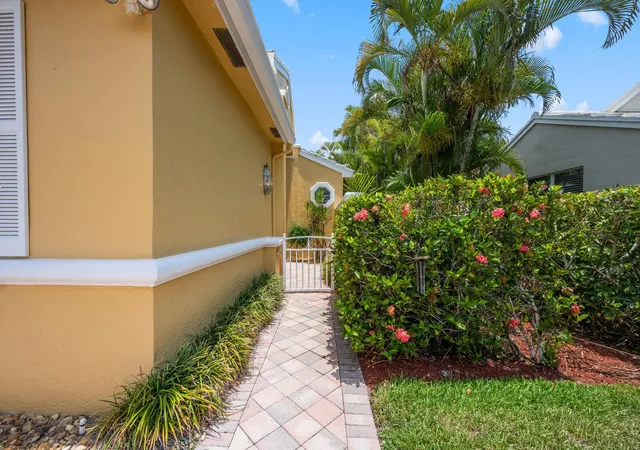 Photo 3 of Single family home for sale at 4362 Kensington Park Way, Lake Worth, FL 33449 | MLS# B26023788 | Listing updated on 2026-09-16