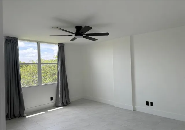 Photo 4 of Condo for sale at 112 Royal Park Dr #4b, Oakland Park, FL 33309 | MLS# B26024010 | Listing updated on 2026-09-28