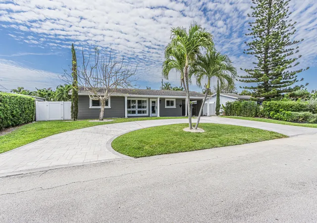 Photo 3 of Single family home for sale at 2770 NE 53rd Street, Lighthouse Point, FL 33064 | MLS# B26024025 | Listing updated on 2026-09-14
