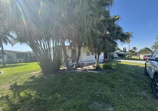 Photo 4 of Manufactured home for sale at 6445 Cypress Ln #377, Lake Worth, FL 33462 | MLS# B26024148 | Listing updated on 2026-09-15