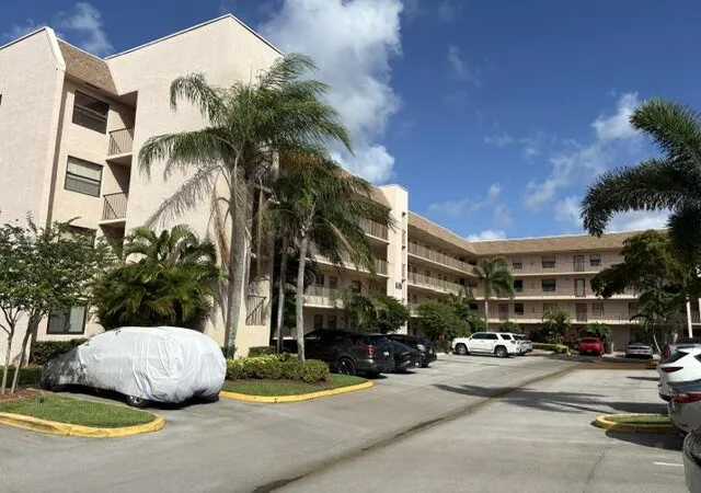 Photo 3 of Condo for sale at 2711 Nw 104th Avenue #106, Sunrise, FL 33322 | MLS# B26024340 | Listing updated on 2026-10-05