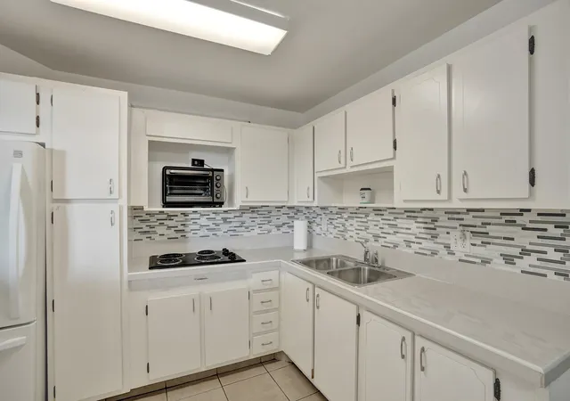 Photo 2 of Condo for sale at 1811 Jefferson St #404, Hollywood, FL 33020 | MLS# B26024498 | Listing updated on 2026-09-23